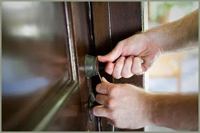 Locksmith Solution Services Houston, TX 713-470-0699 - 68-44-14