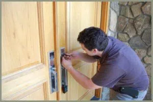Locksmith Solution Services Houston, TX 713-470-0699 - 68-44-4