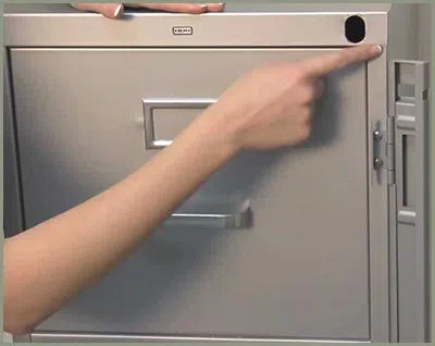 Locksmith Solution Services Houston, TX 713-470-0699 - 68-44-9